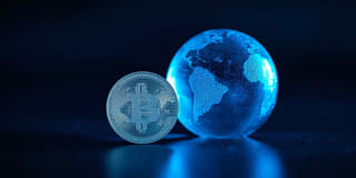 Criptomoneda ilustrată ca element al piețelor financiare globale mai largi